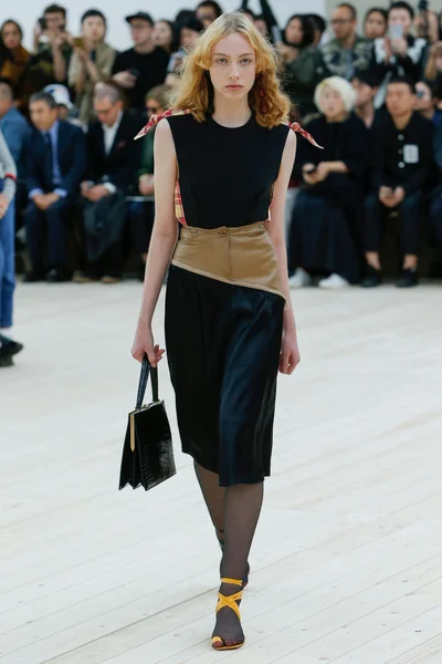 Look 32
